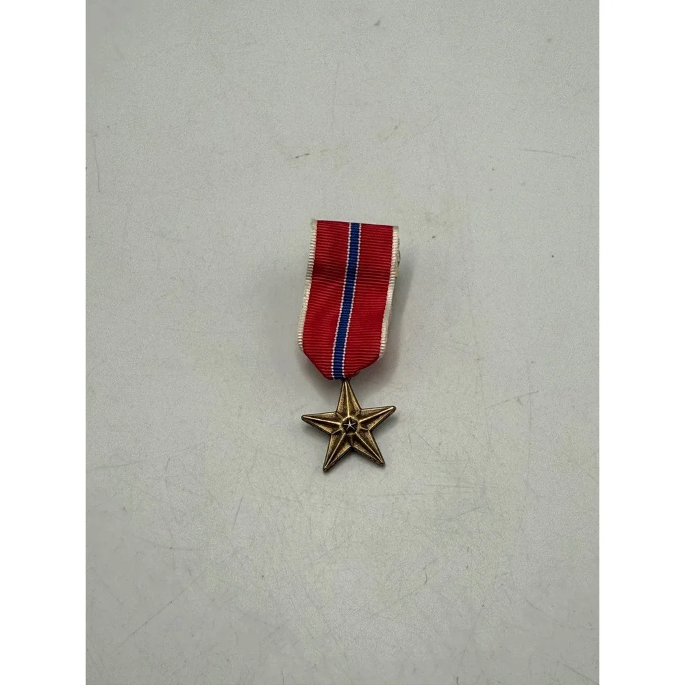 US Military Bronze Star Medal Miniature Lapel Pin Heroic Meritorious Achievement